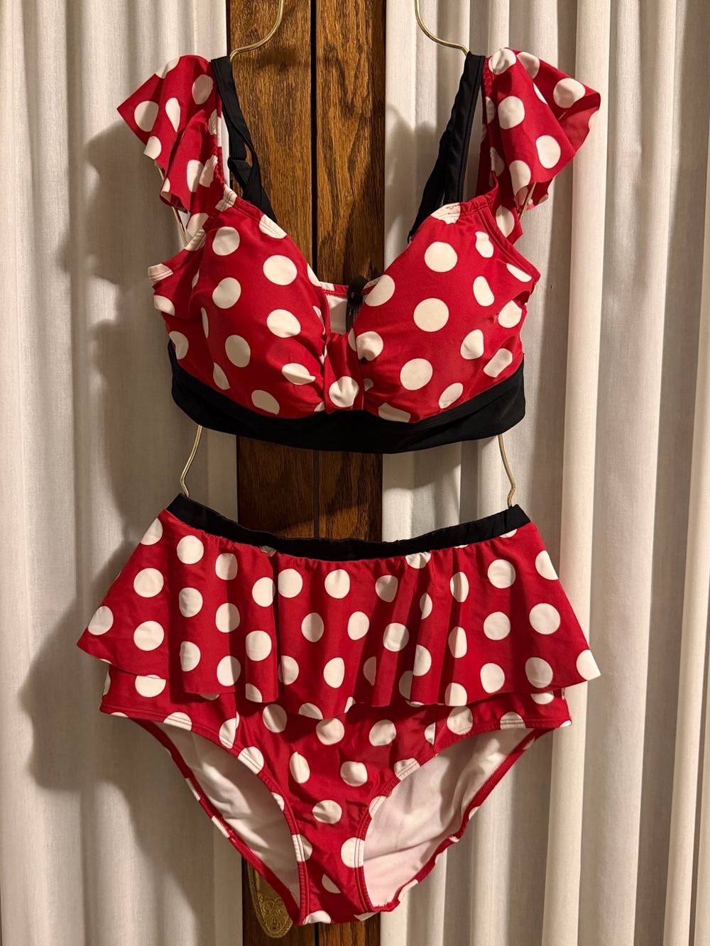 Torrid x Disney Limited Edition Minnie Mouse Red Polka Dot 2-Piece Swimsuit - Picture 4 of 15